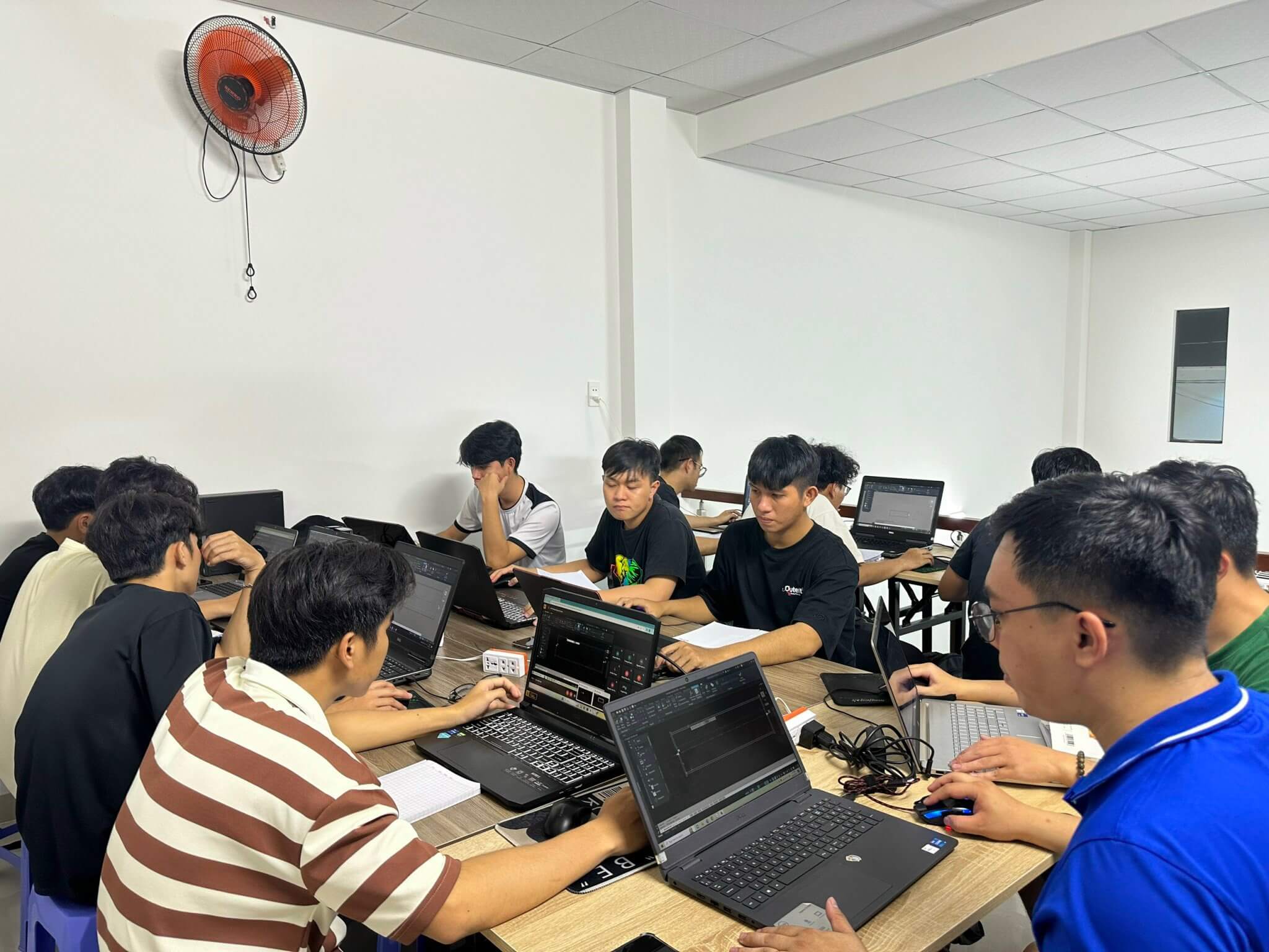 Ai Nên Tham Gia Khóa Học After Effects Tại Quận 6 Này
