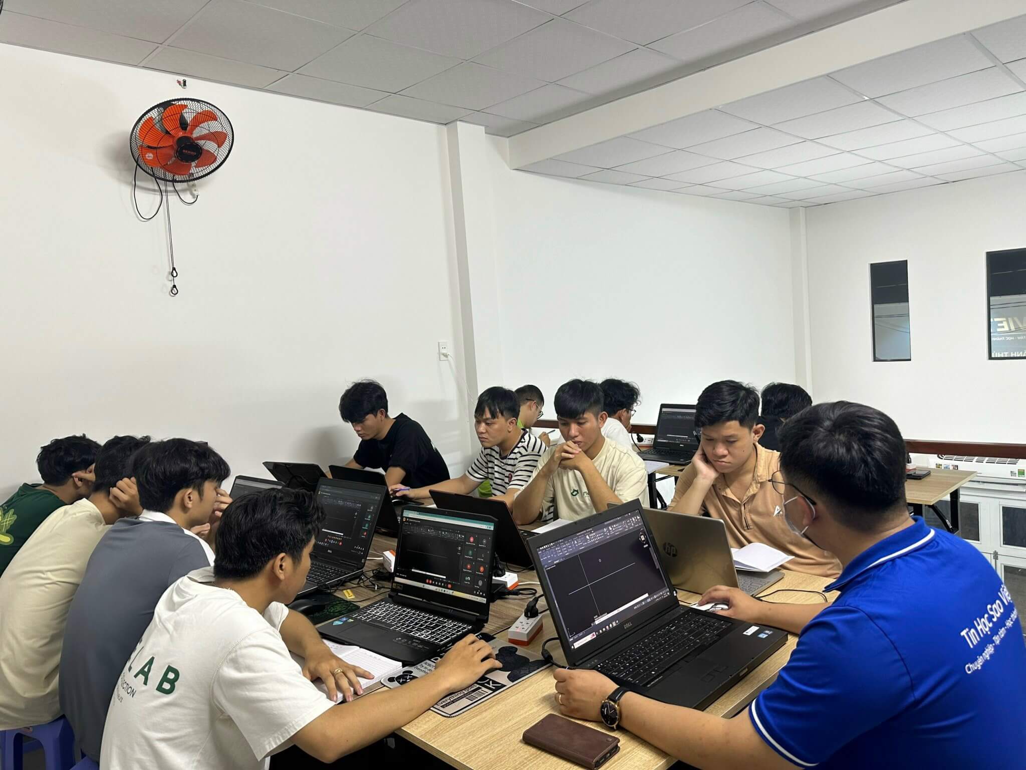 Khóa Học Thiết Kế Đồ Họa Tại Quận 12