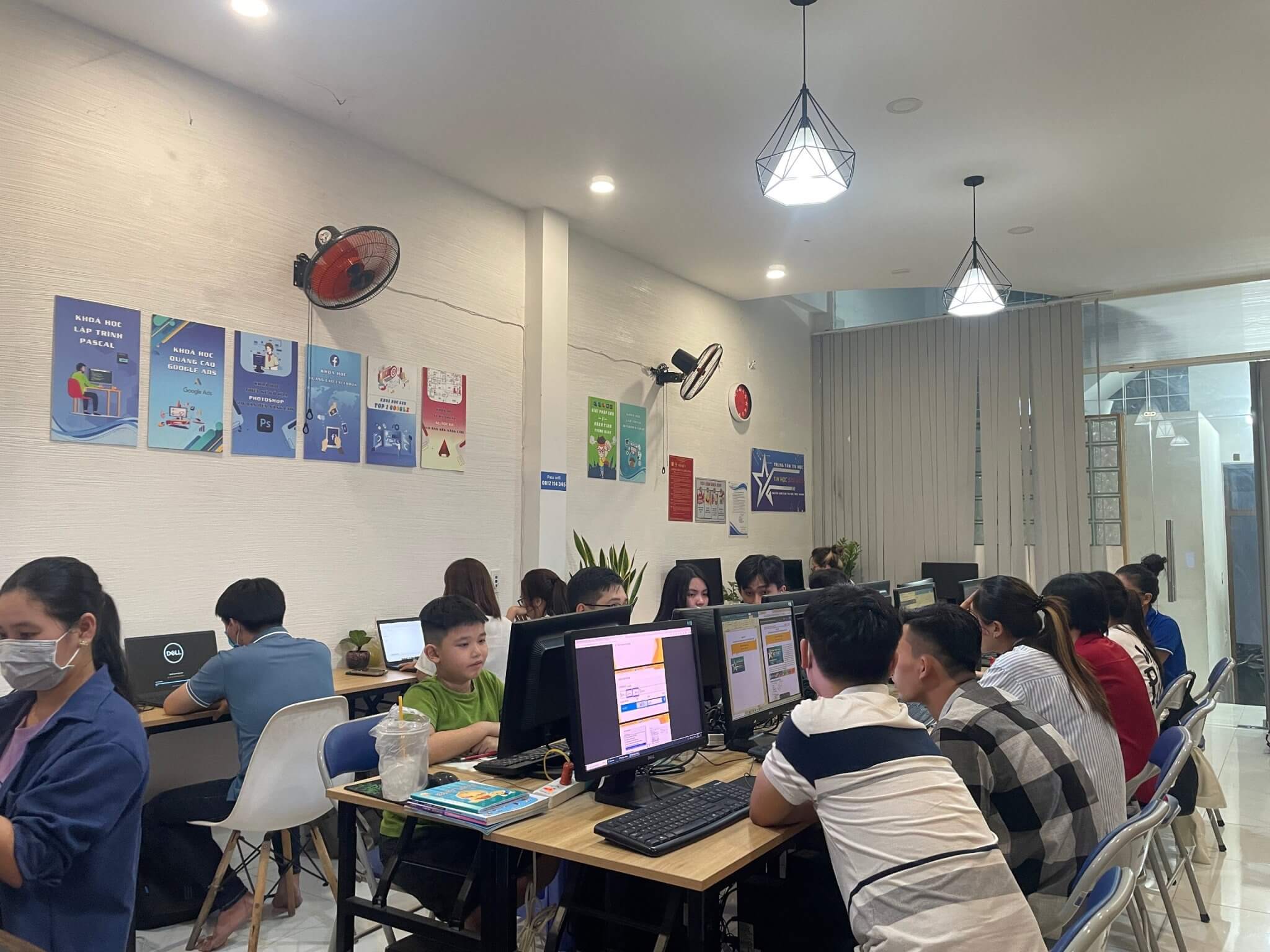 Khóa Học Thiết Kế Đồ Họa Và Chỉnh Sửa Hình Ảnh Toàn Diện Tại Tin Học Bắc Ninh Quận 6